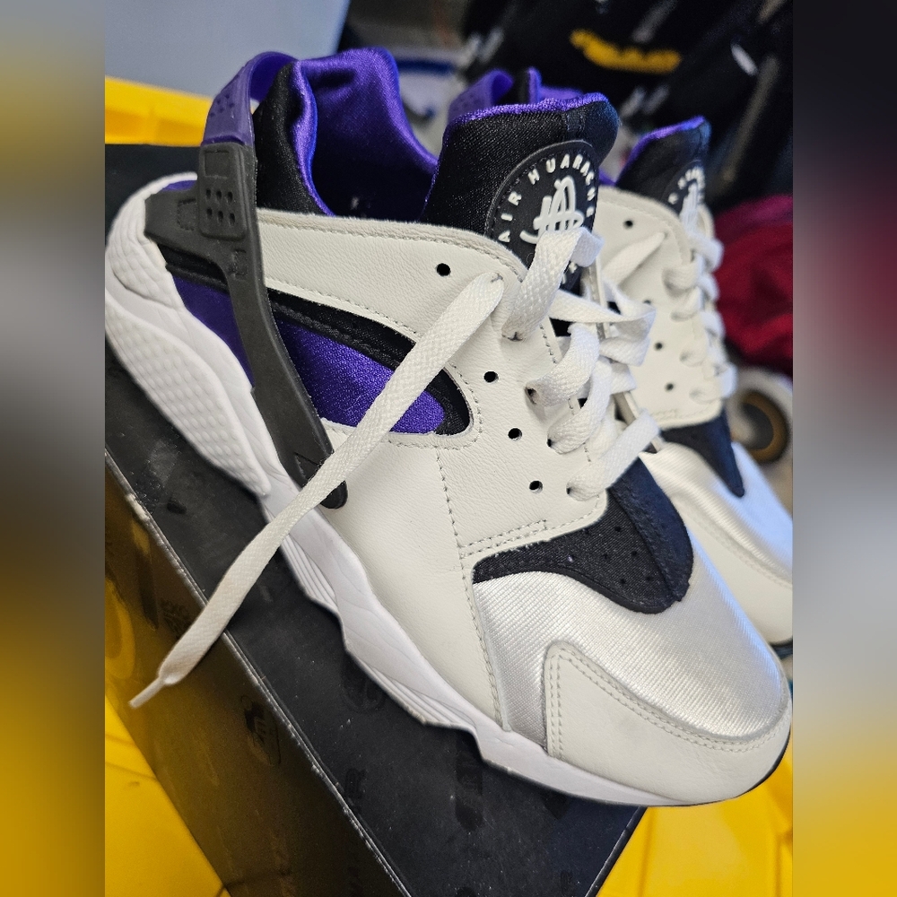 Nike Air Hurache, 9.5 Women's, Black/Purple/white